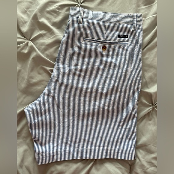 Chaps Blue and White Striped Seersucker Shorts 100% Cotton Size 40 9” Inseam - Picture 4 of 4